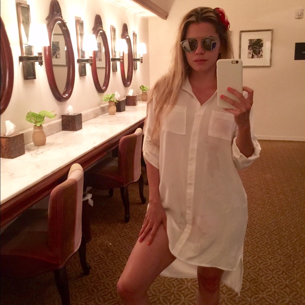 Long white shirt. Blouse. - Picture 4 of 4